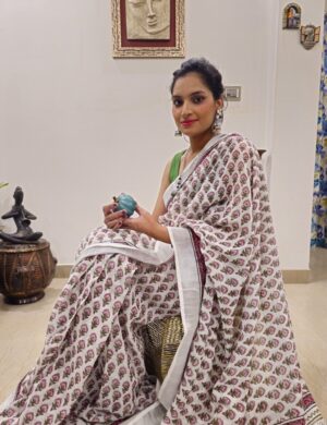 Gulabi Chameli linen zari saree
