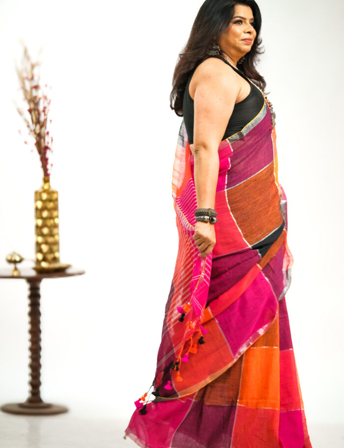 Red Linen Saree Zari