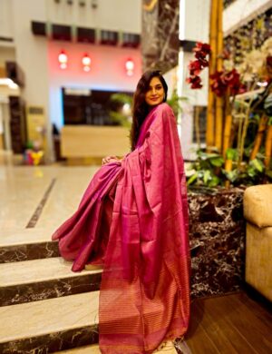 Shining Venus Zari-Linen Saree