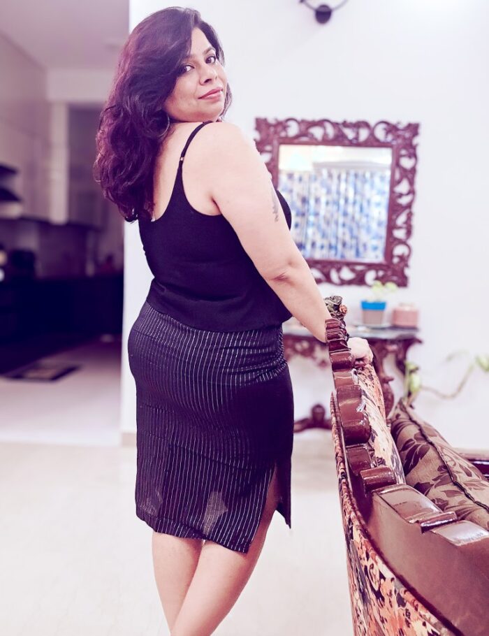 Cotton mini skirt with black stripes