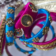 Dual-color thread bangles