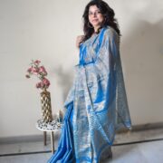 Shining Neptune Zari-Linen Saree