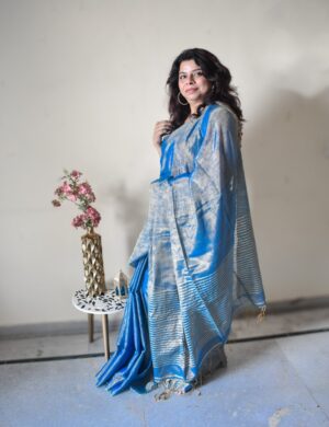 Shining Neptune Zari-Linen Saree