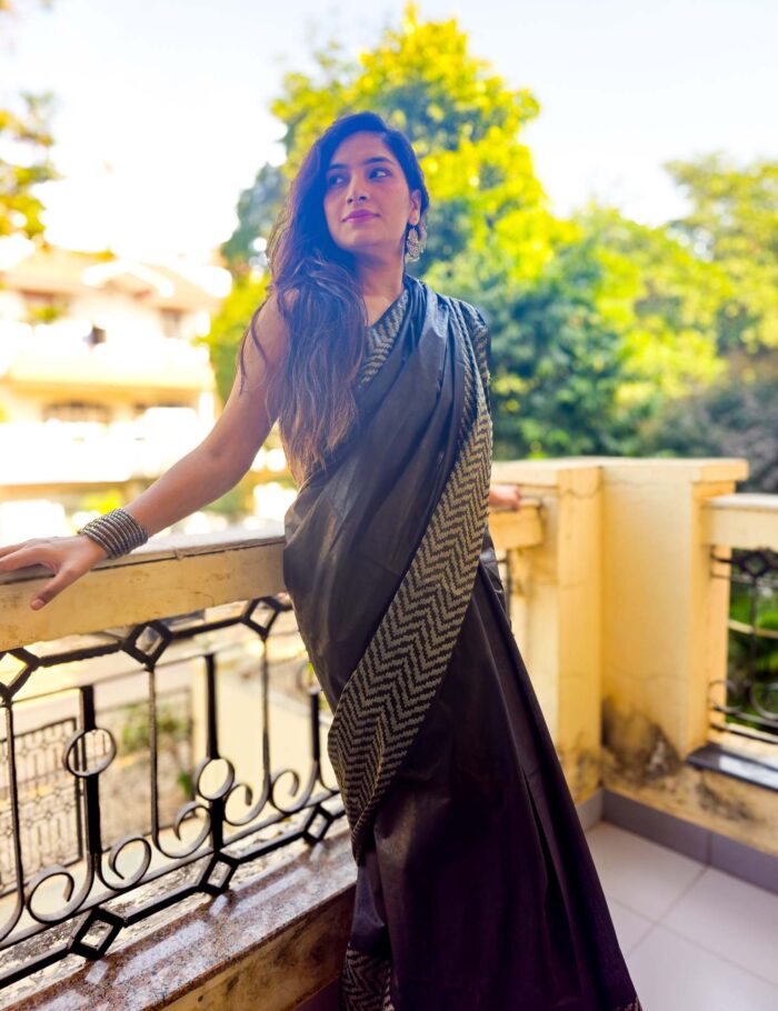 Dark black silk saree in Katan weave (LIT)