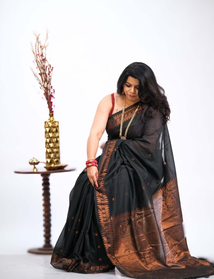 Elegant syahi cotton zari saree