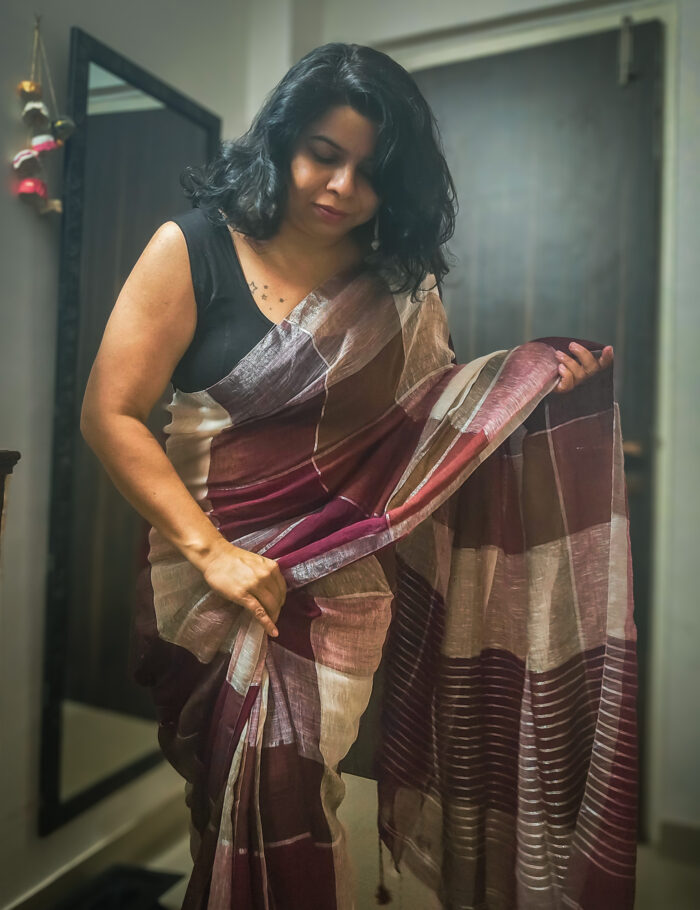 Brown shatranj linen saree with zari border