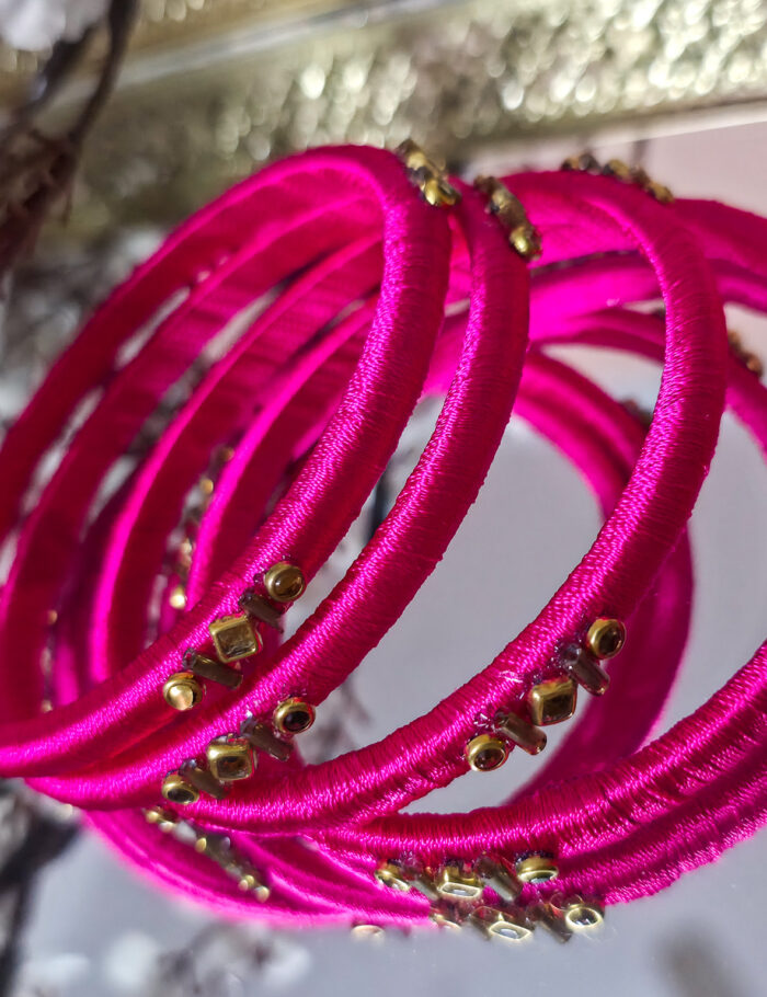 20250927_225136 Delicate silk-thread kundan bangle set for occasions