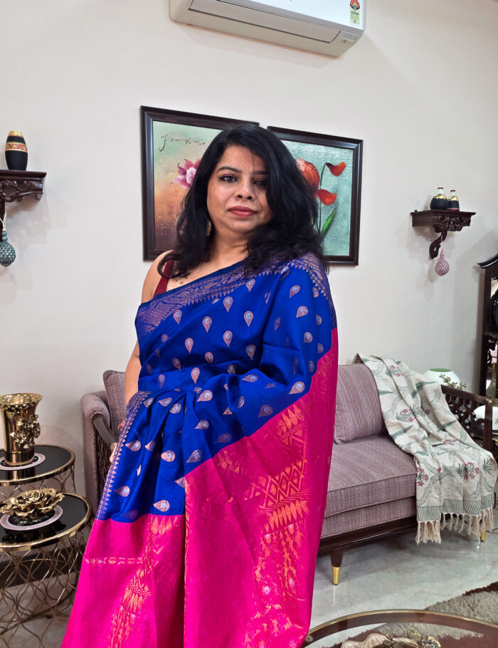 20251021_134920 Blue cotton saree featuring pink pallu and zari trim
