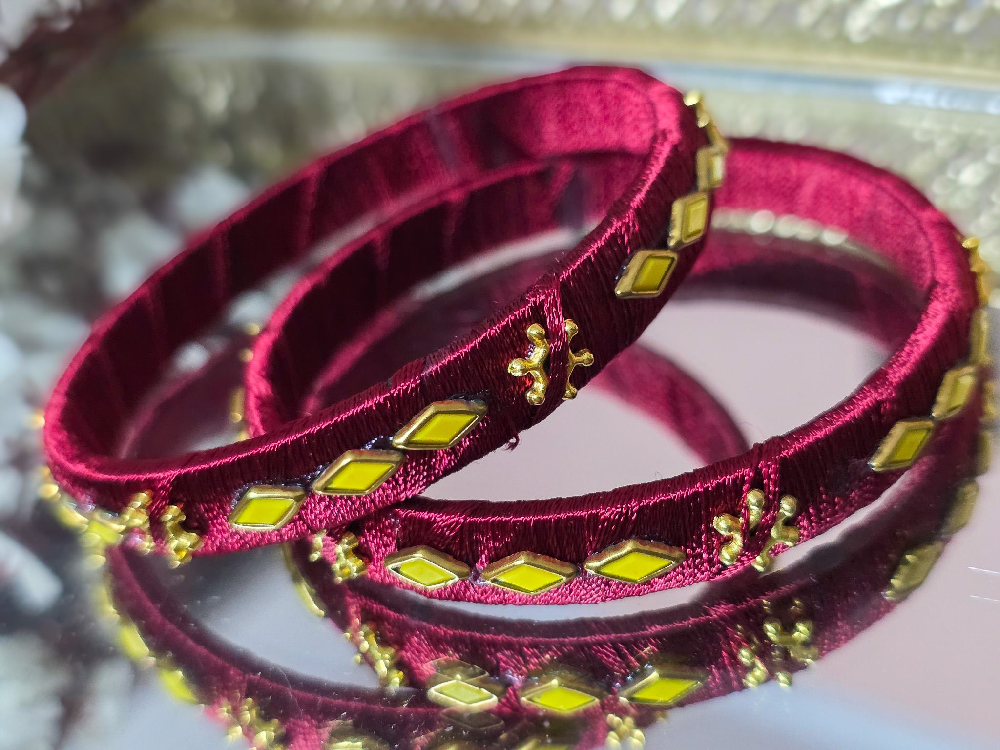 how to style bangles set with saree